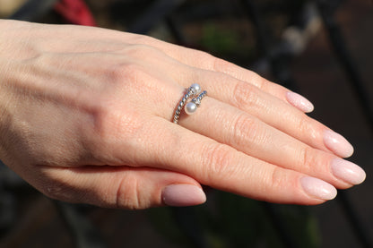 Pearl Embrace Anello